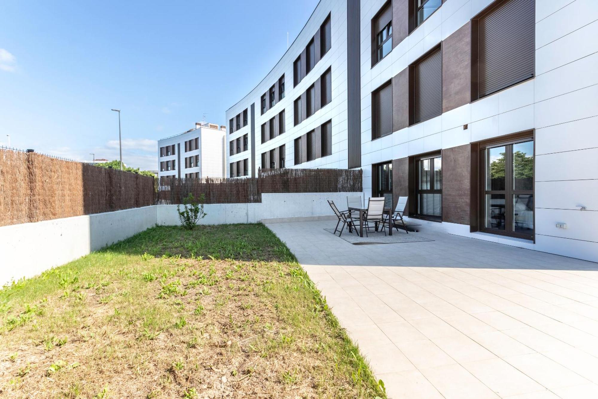 Akomodat En Precioso Y Moderno Con Jardin Y Parking Apartment Getxo Bagian luar foto